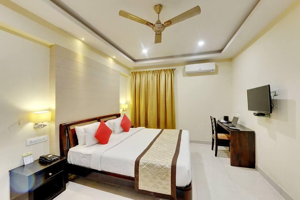 Silicon Suites Executive Room 2