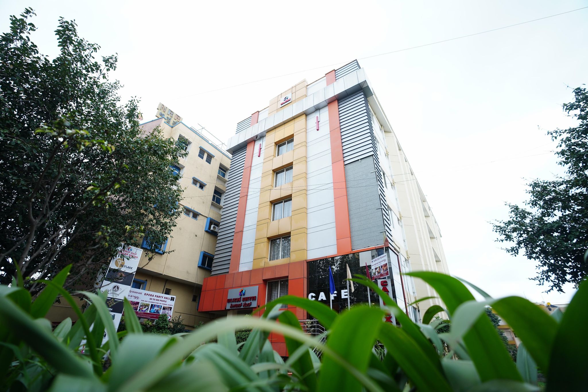 undefined Silicon Suites 7
