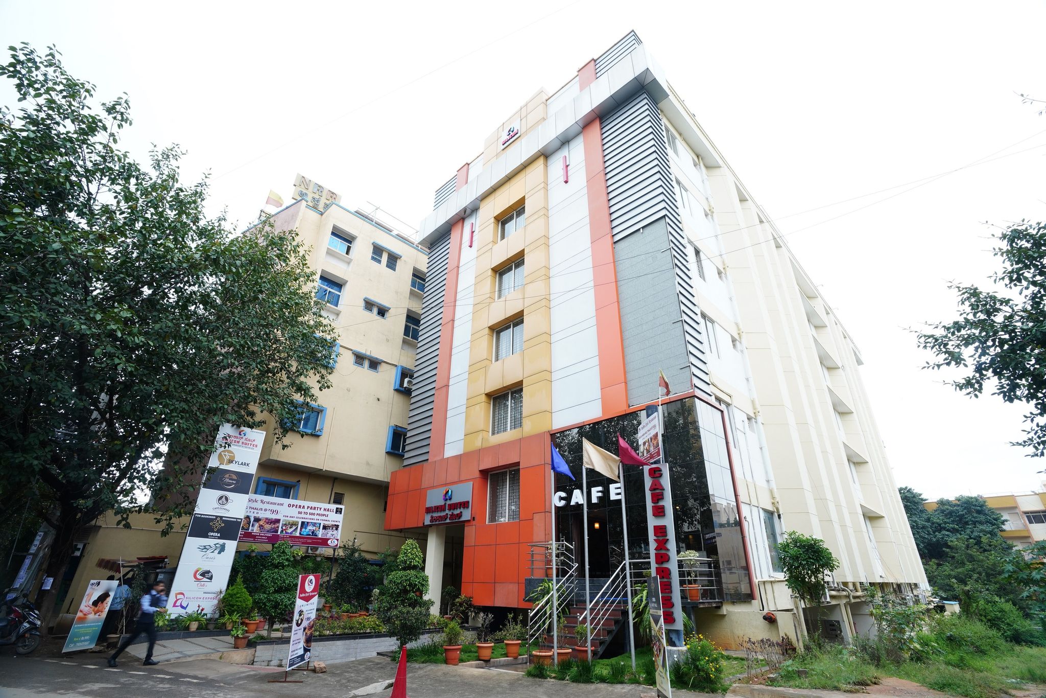 undefined Silicon Suites 9