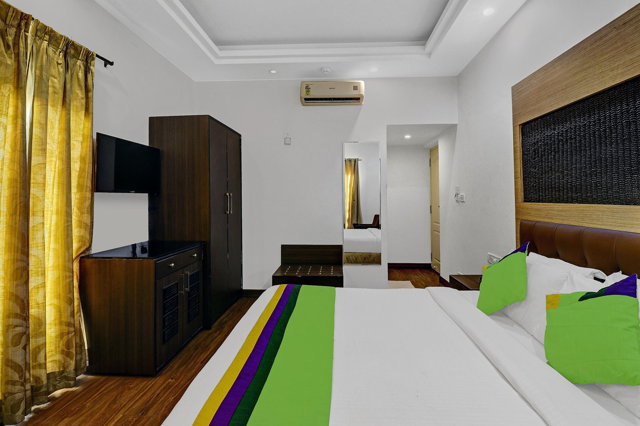 Treebo Elmas Boutique Standard Double Room 5