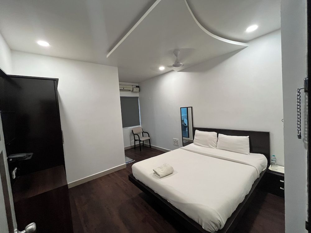 Hotel Scarlet Deluxe Room 2
