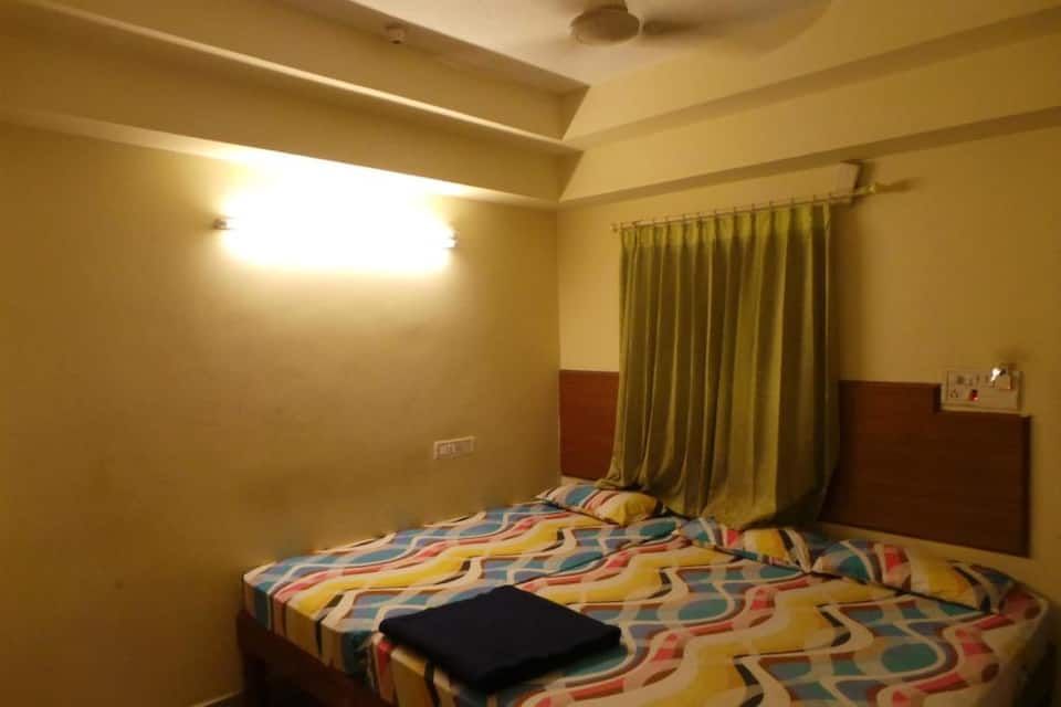 undefined Crown Boarding & Lodging 4