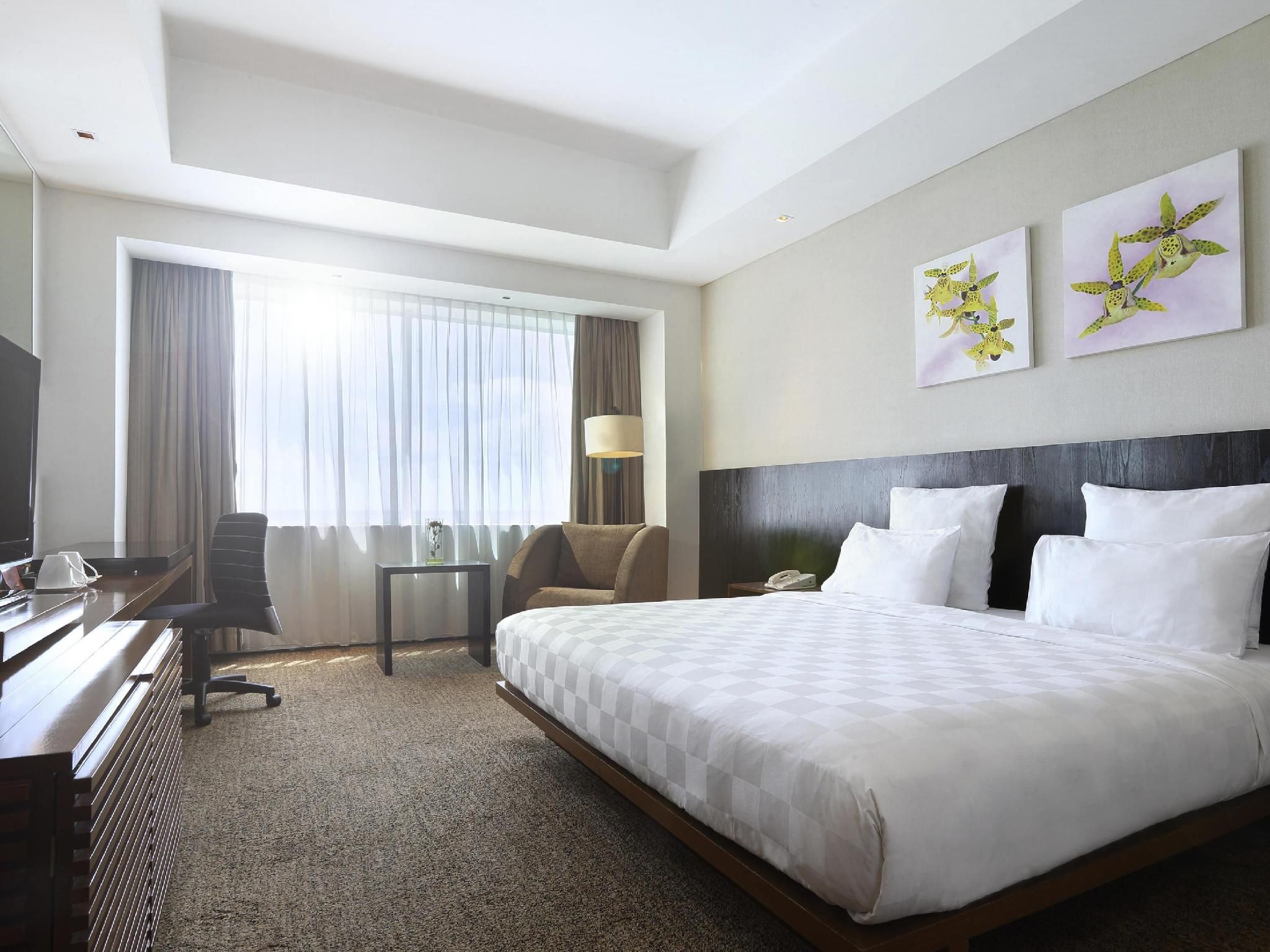 1 Bedroom Deluxe King Bed