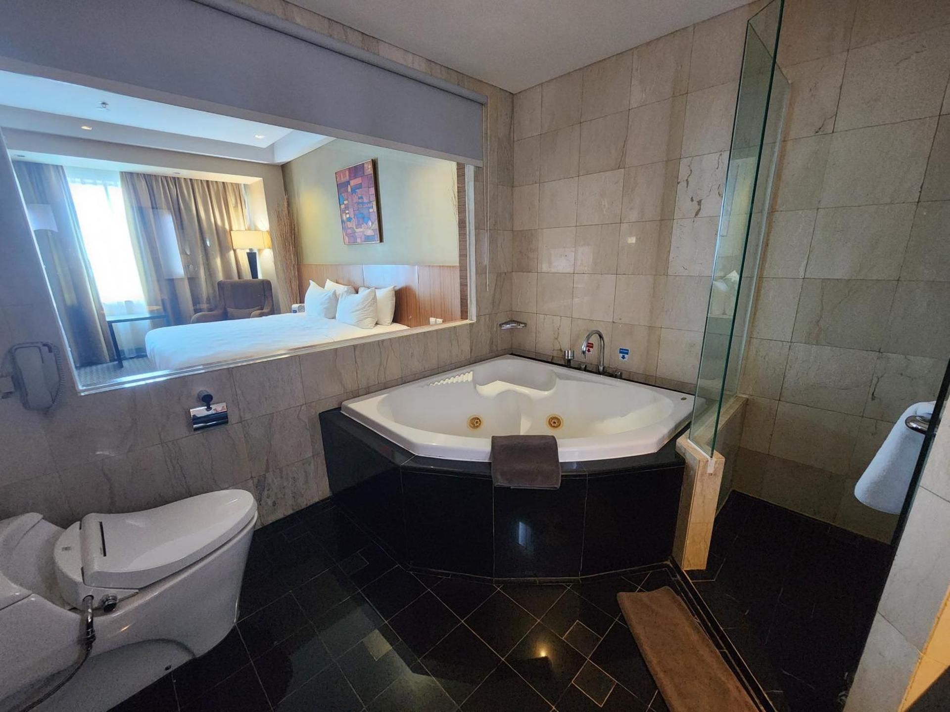President Suite - Connecting Rooms