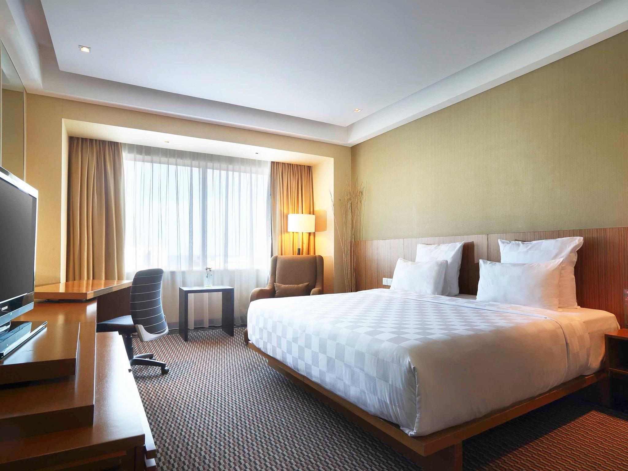 Business Suite Room with 1 king-size bed