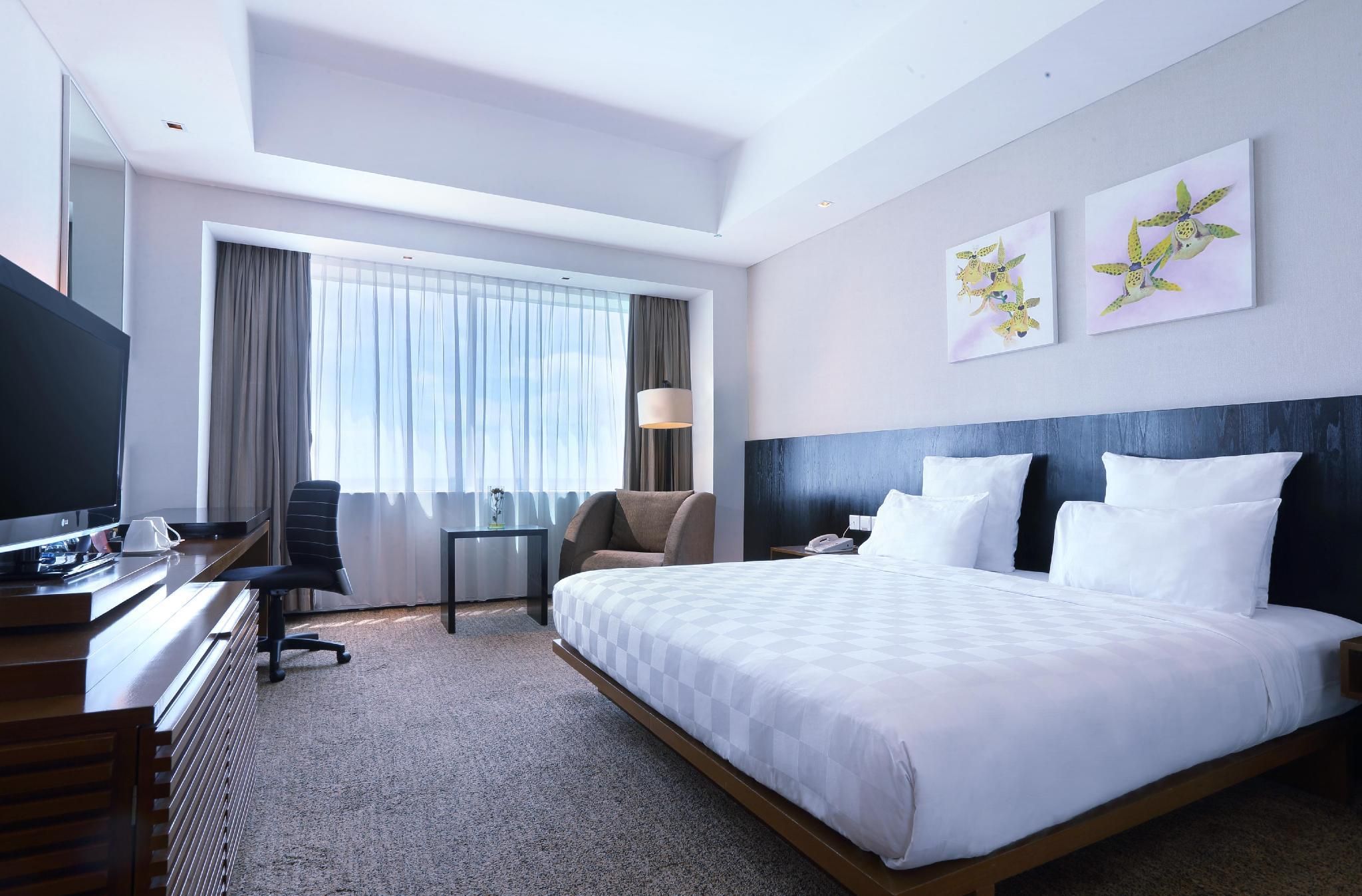 1 King Bed Superior