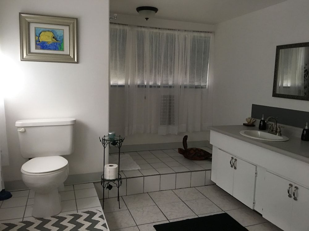 Hawaii Island Resort Deluxe Room, Multiple Beds, Private Bathroom 4