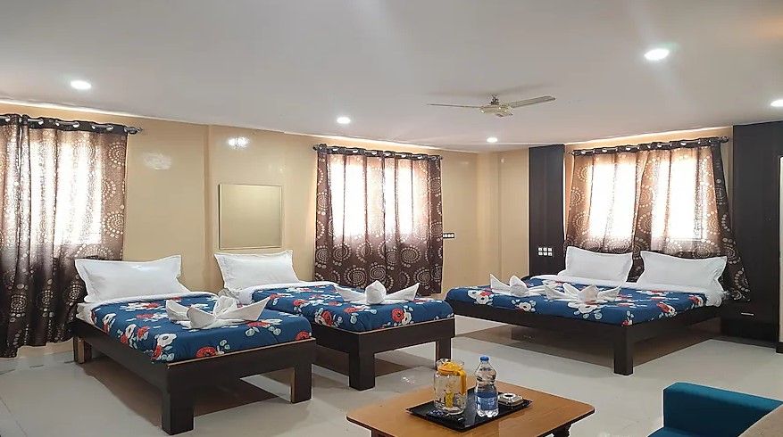 DELUXE TRIPLE ROOM