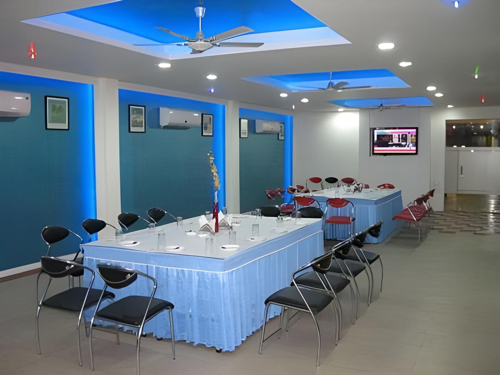 undefined Hotel East Lite 10