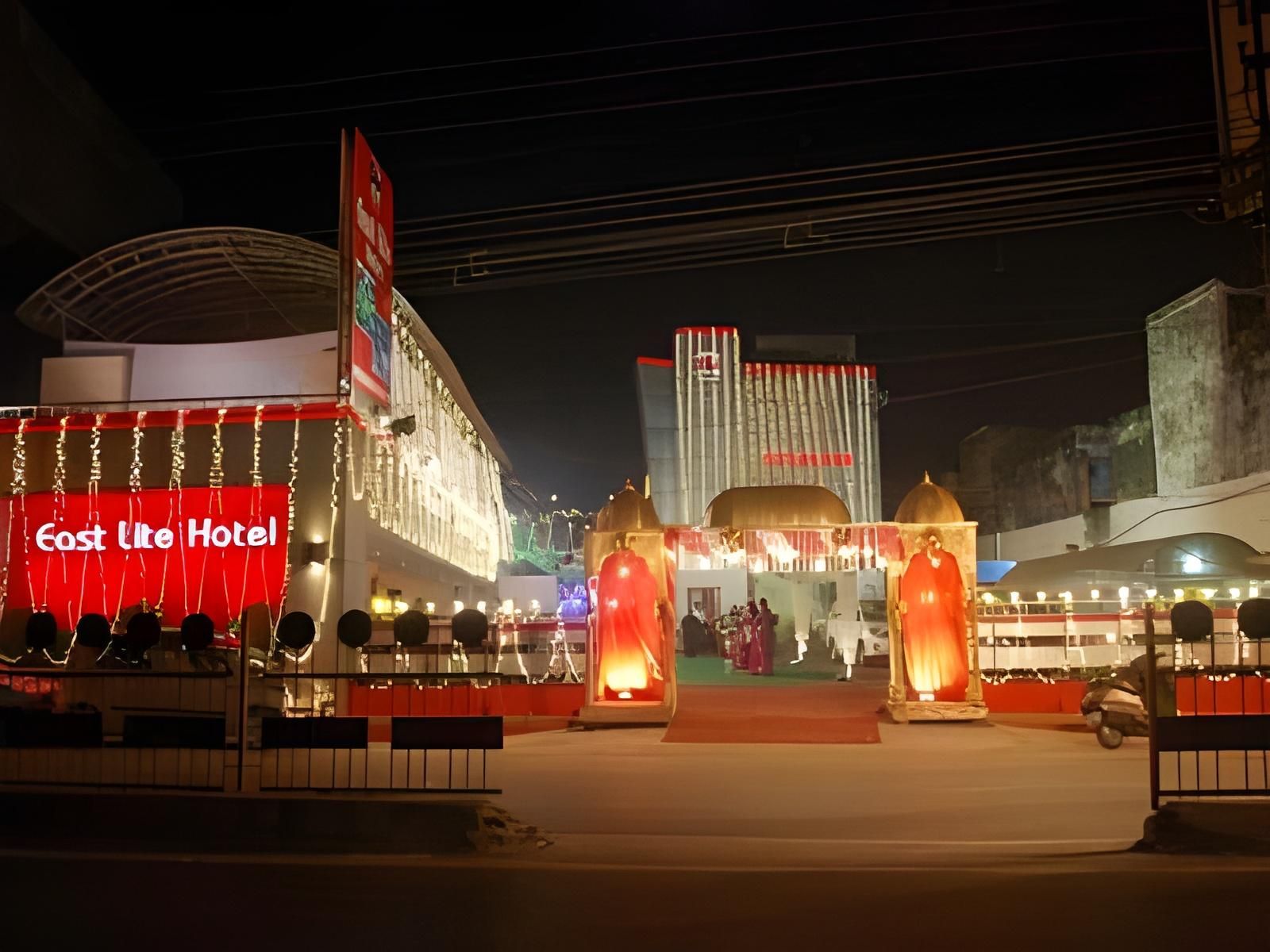 undefined Hotel East Lite 7