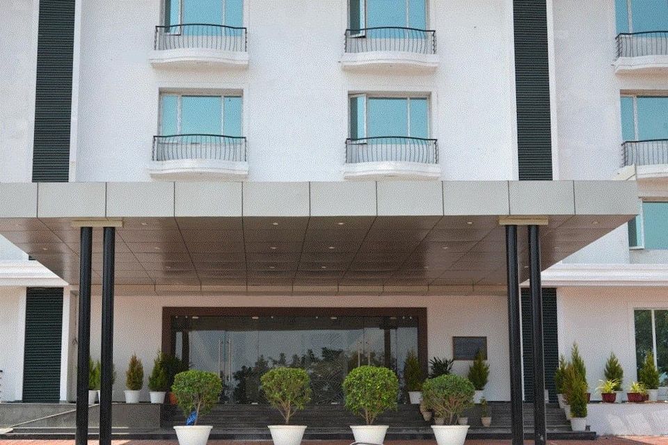 undefined Hotel Allum 8