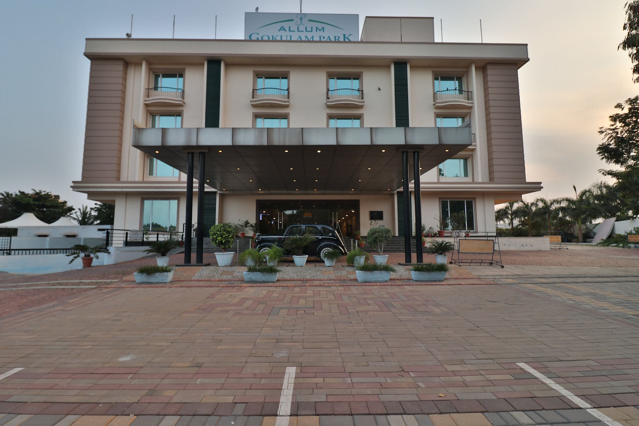 undefined Hotel Allum