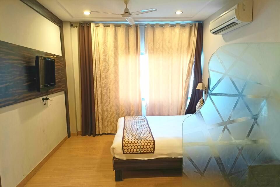 Hotel Radiance Super Deluxe Room 2