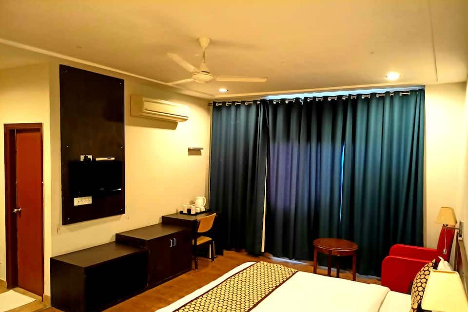 Hotel Radiance Super Deluxe Room 3