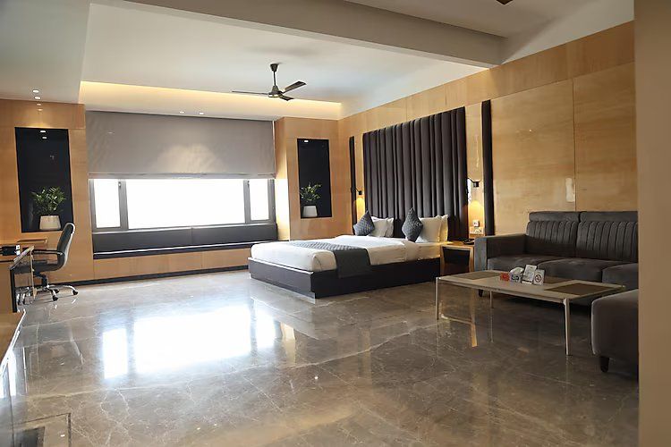 Luxury Suite With Bathtub