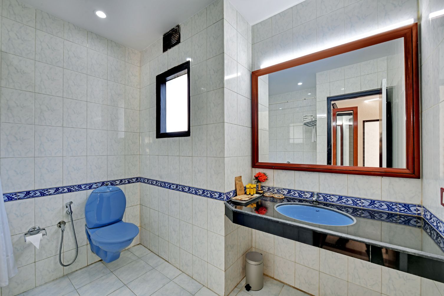 8fold-Pinecrest By LaRiSa, Bhimtal Valley View 10