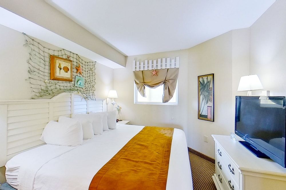 Harbourgate Marina Club Condo, 1 Bedroom