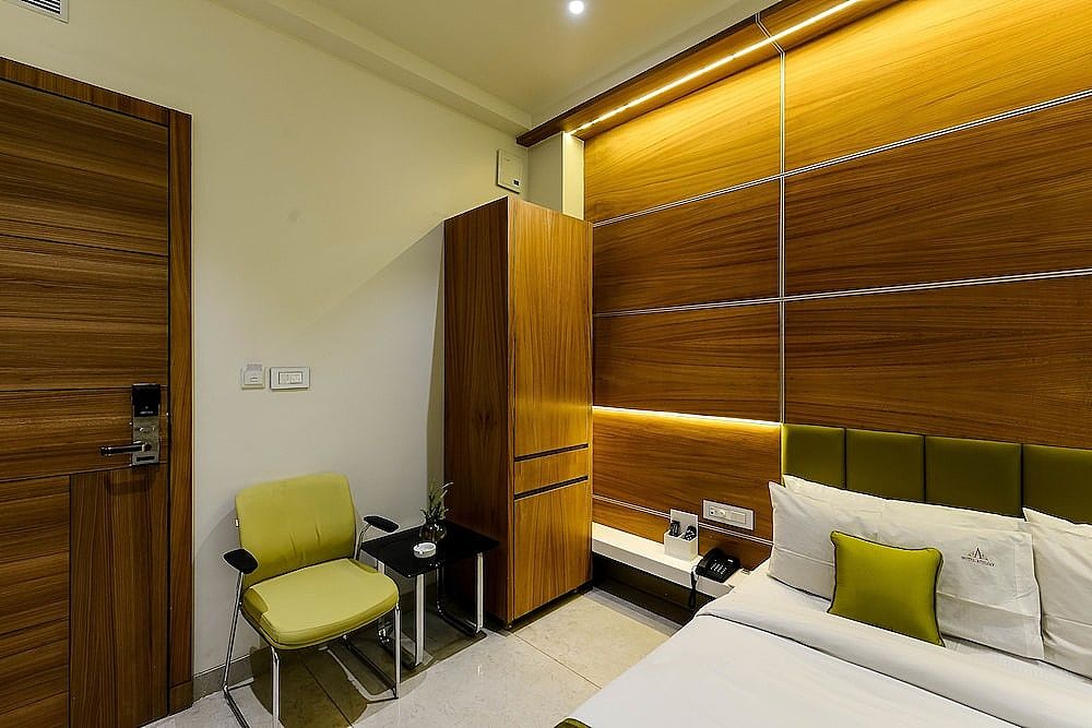 The Hubstreet Hotel Business Category Room 24