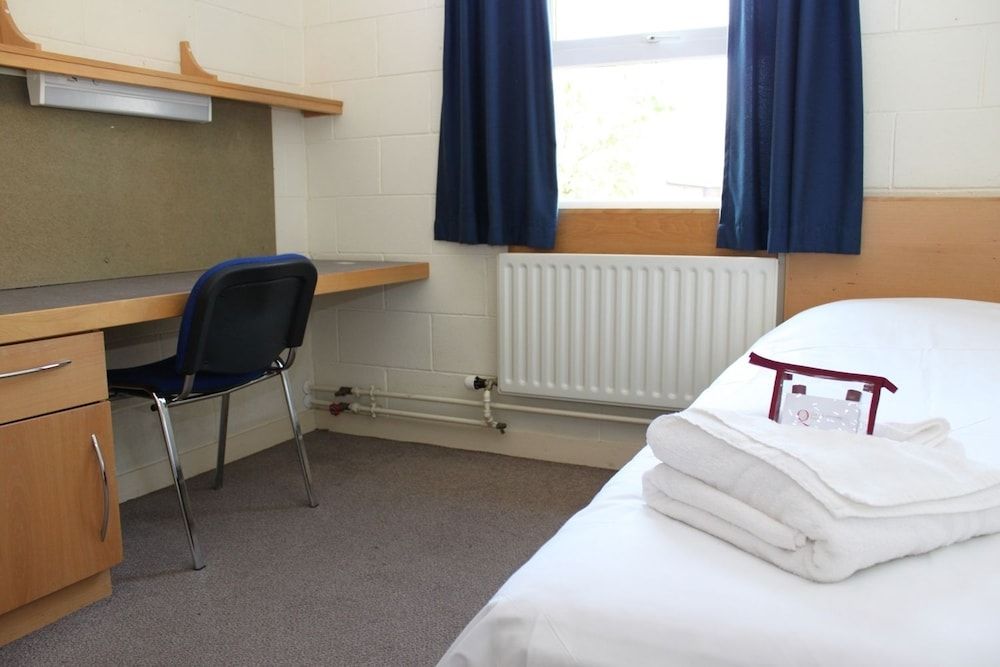 undefined Queens University Belfast - Elms Village - Hostel 9