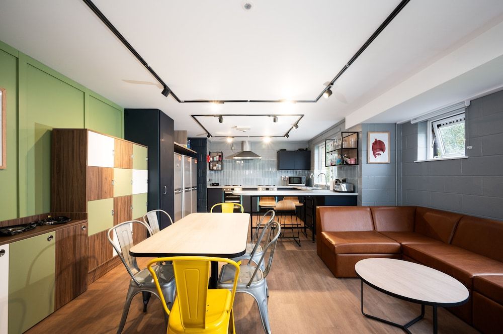 undefined Queens University Belfast - Elms Village - Hostel