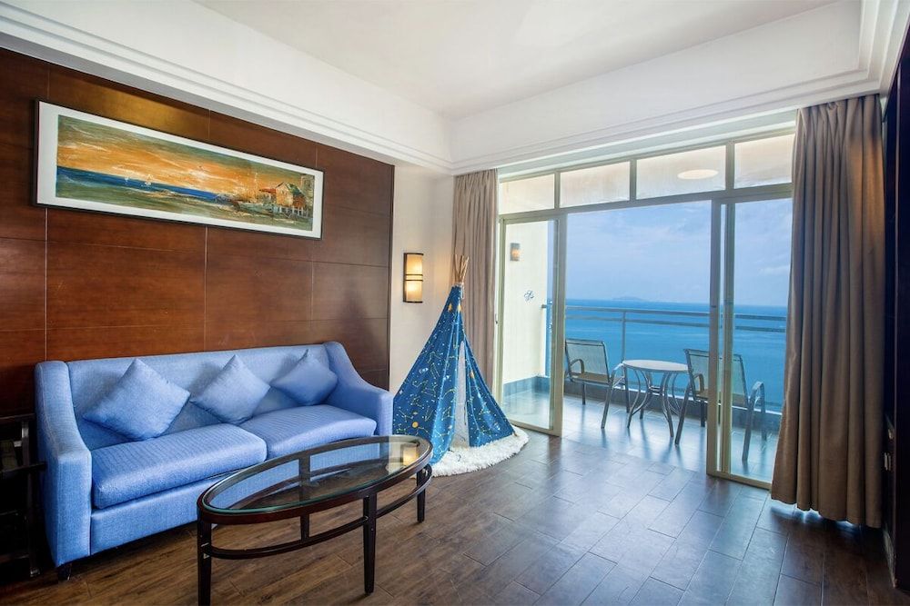 180 degree Ocean view Kid's Suite