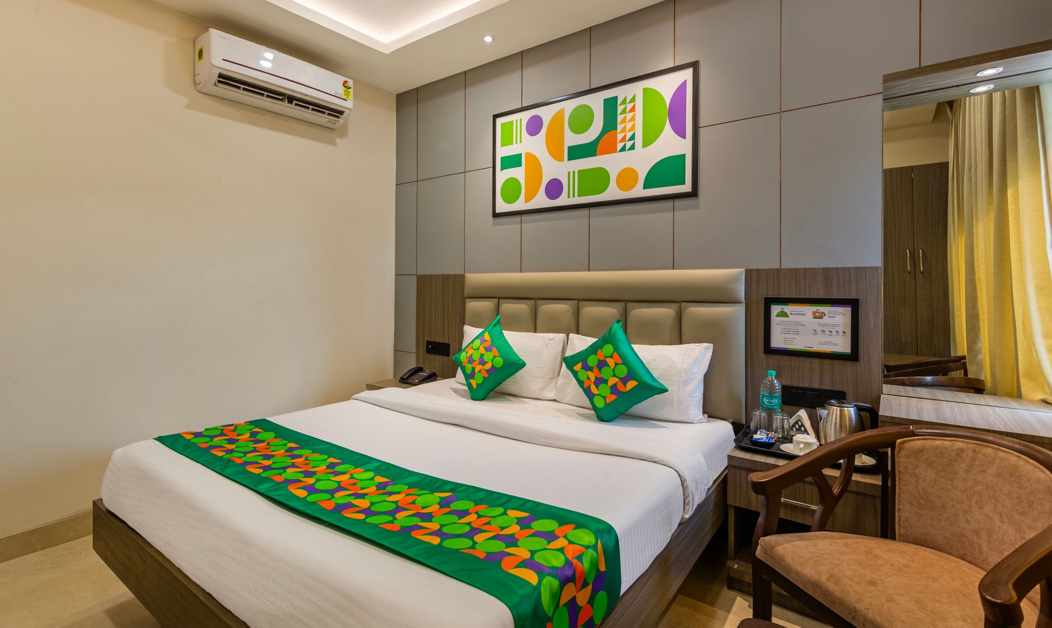 Treebo Bombay Palace Standard Room 4