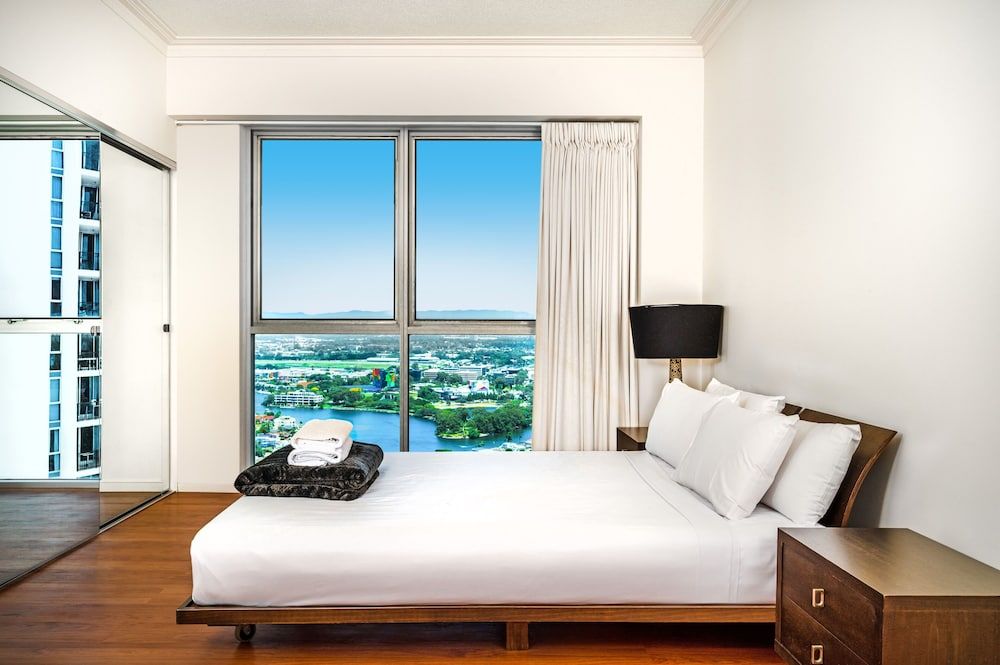 Penthouse, 2 Bedrooms (Sub)