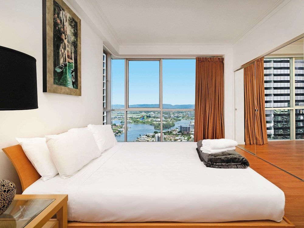 Penthouse, 2 Bedrooms (Sub)