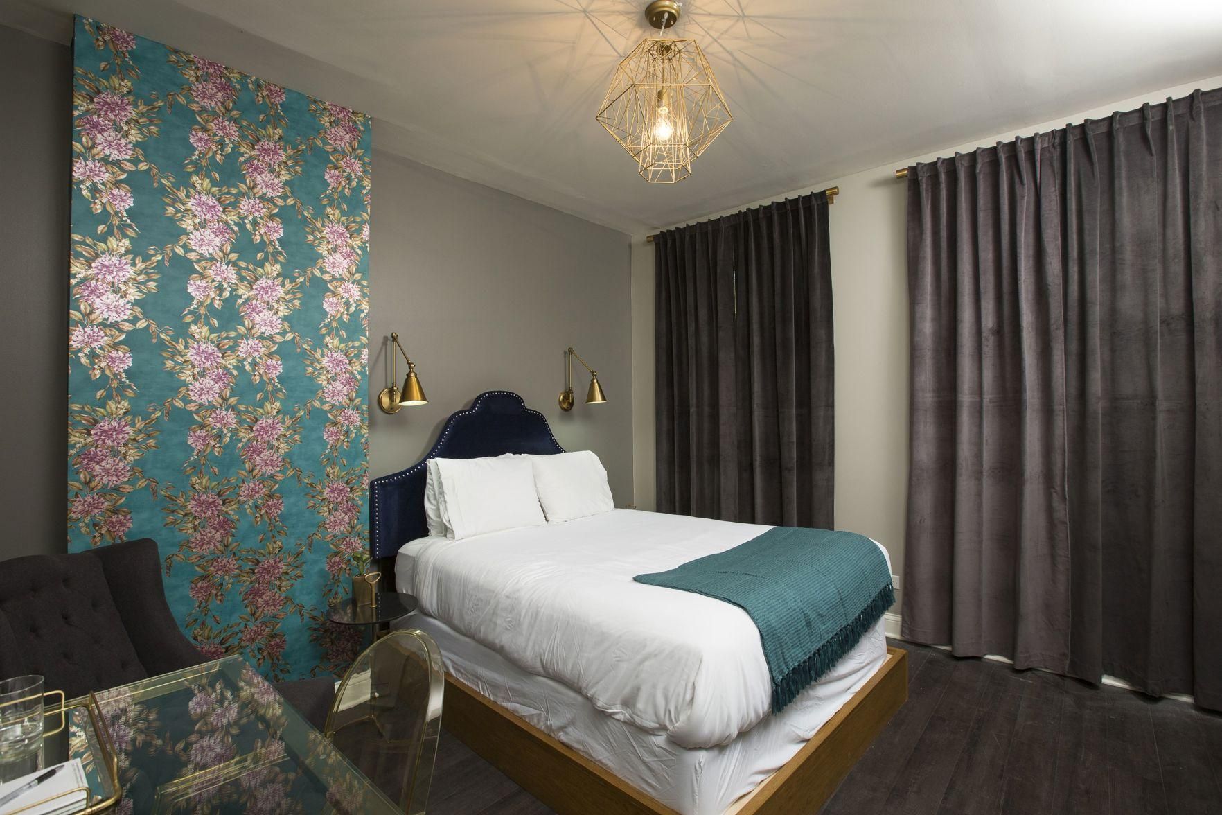 Wicker Park Inn Room, 1 Queen Bed (Wabansia) 8