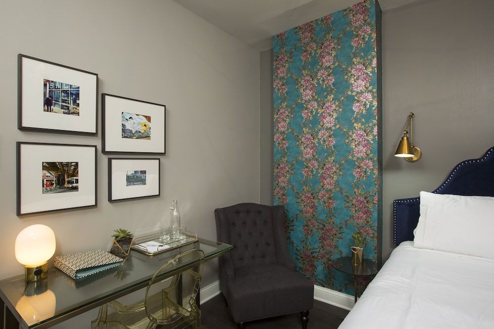 Wicker Park Inn Room, 1 Queen Bed (Wabansia) 15