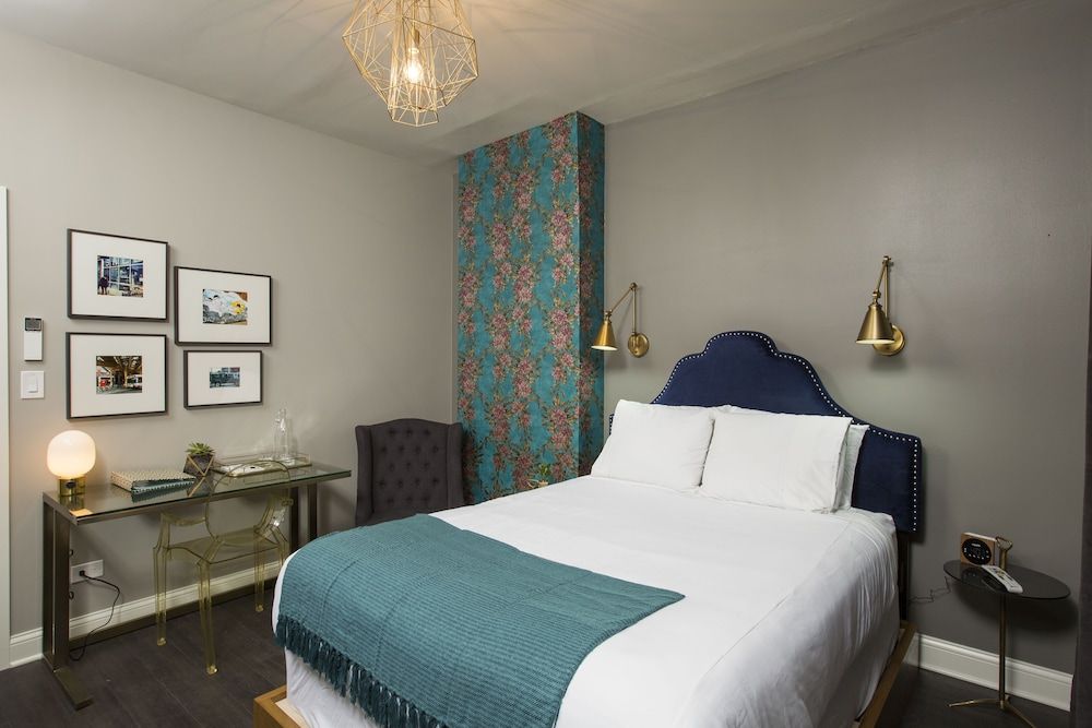 Wicker Park Inn Room, 1 Queen Bed (Wabansia) 3