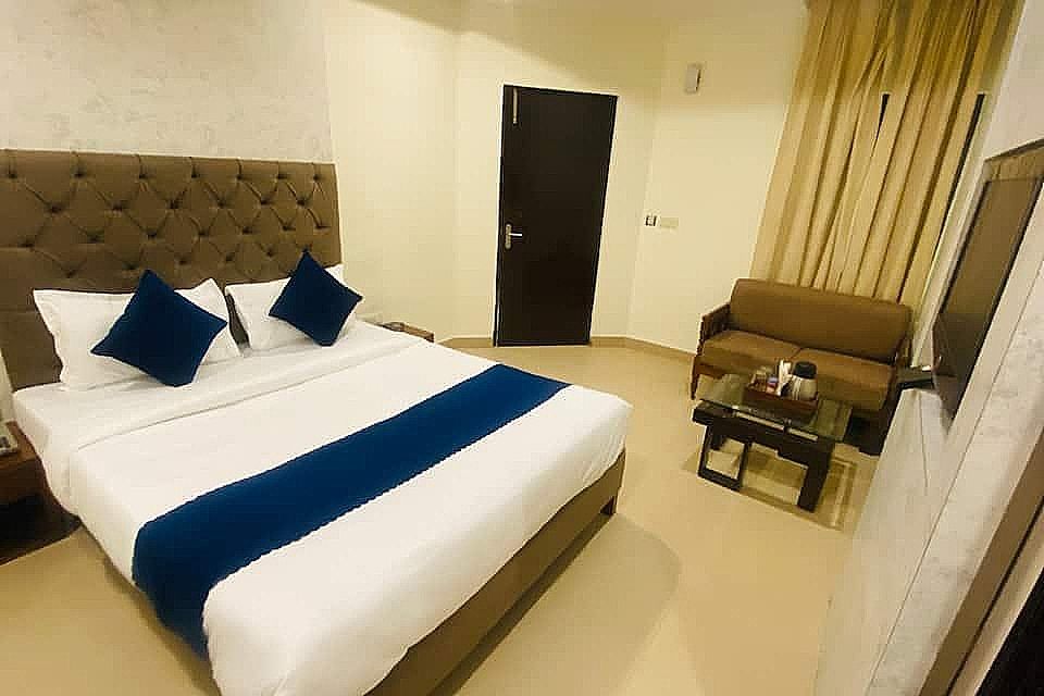 Hotel Landmark Chandigrah Deluxe Room 12