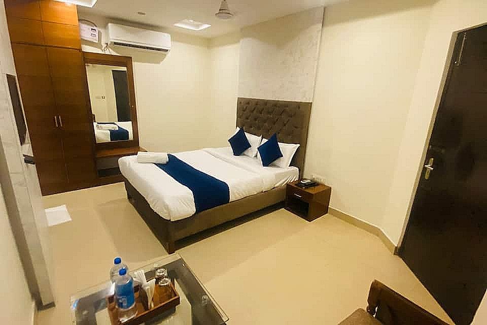 Hotel Landmark Chandigrah Deluxe Room 6