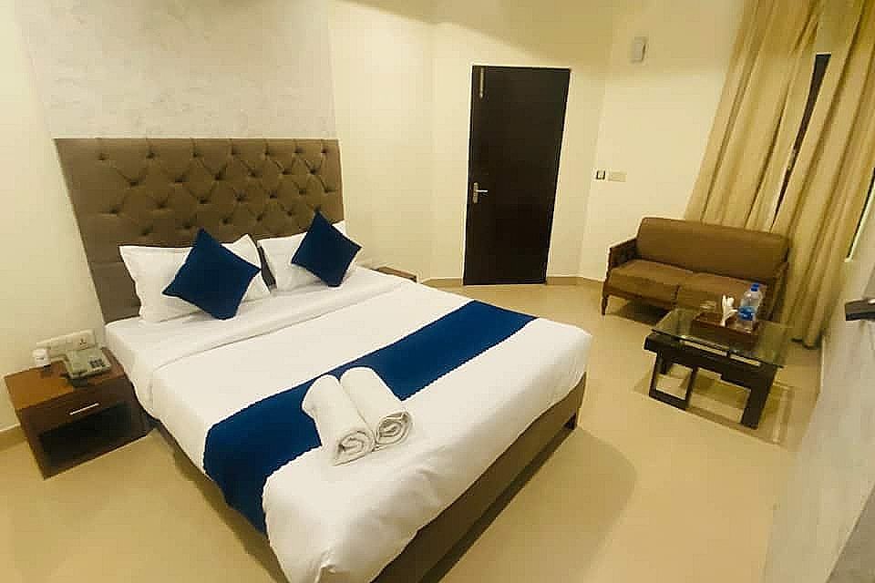 Hotel Landmark Chandigrah Deluxe Room 5
