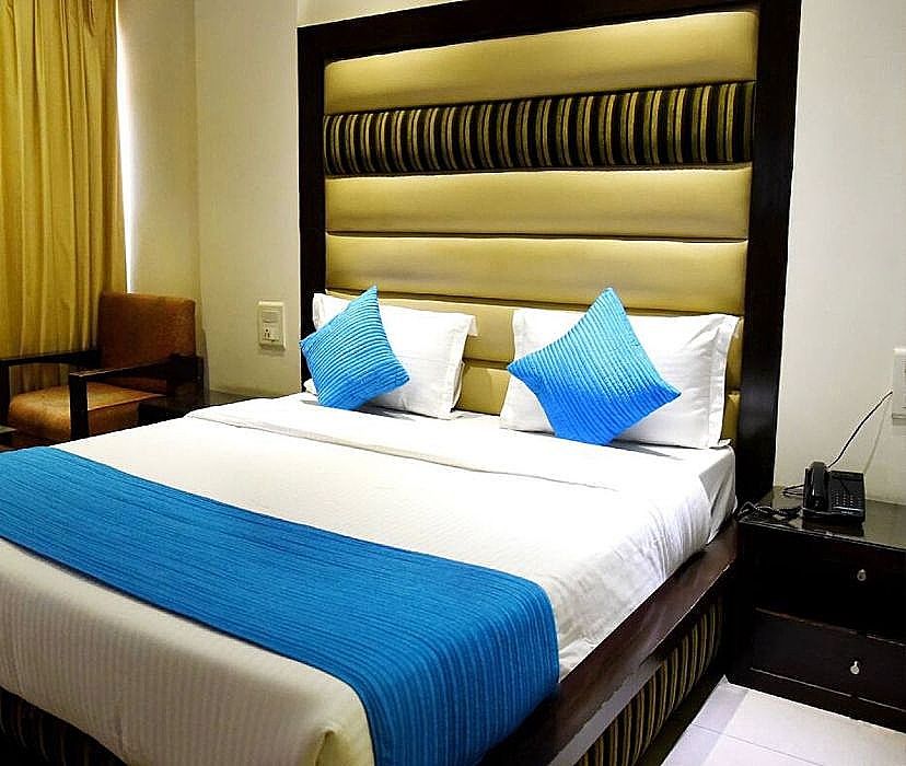 Hotel Landmark Chandigrah Deluxe Room 10