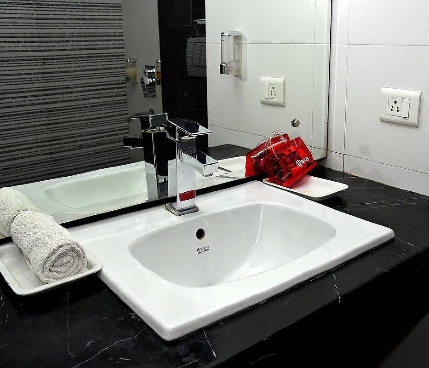 Club Twin (2 Single Bed Room)