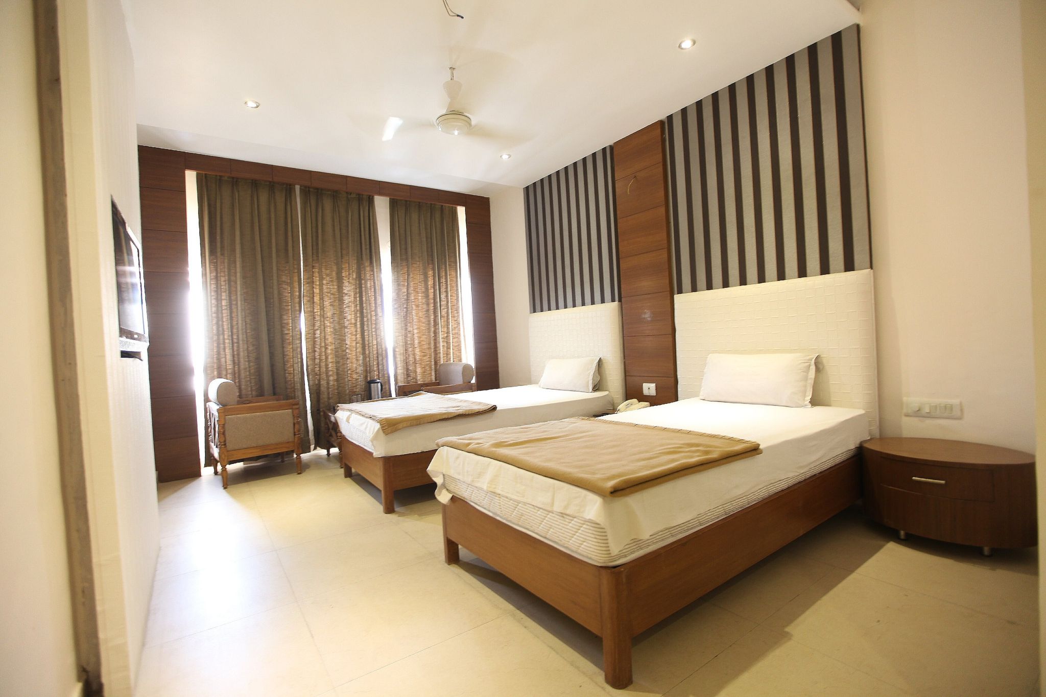 Club Twin (2 Single Bed Room)
