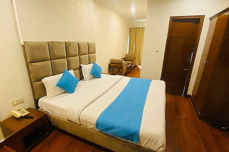 Hotel Landmark Chandigrah Deluxe Room 11