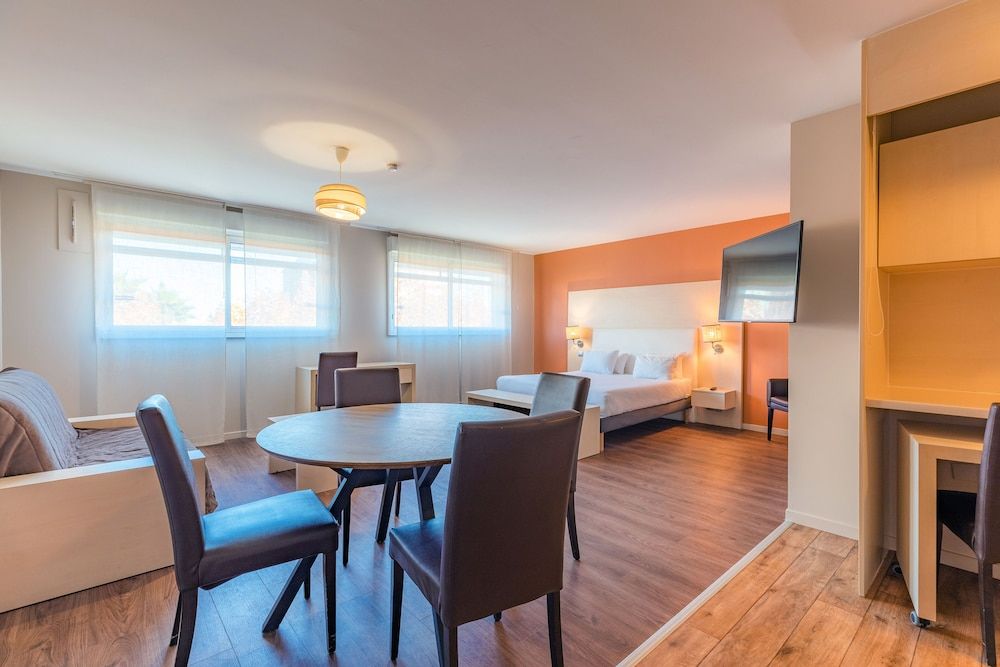 Appart'City Confort Montpellier Ovalie 1 Family Apartment 6