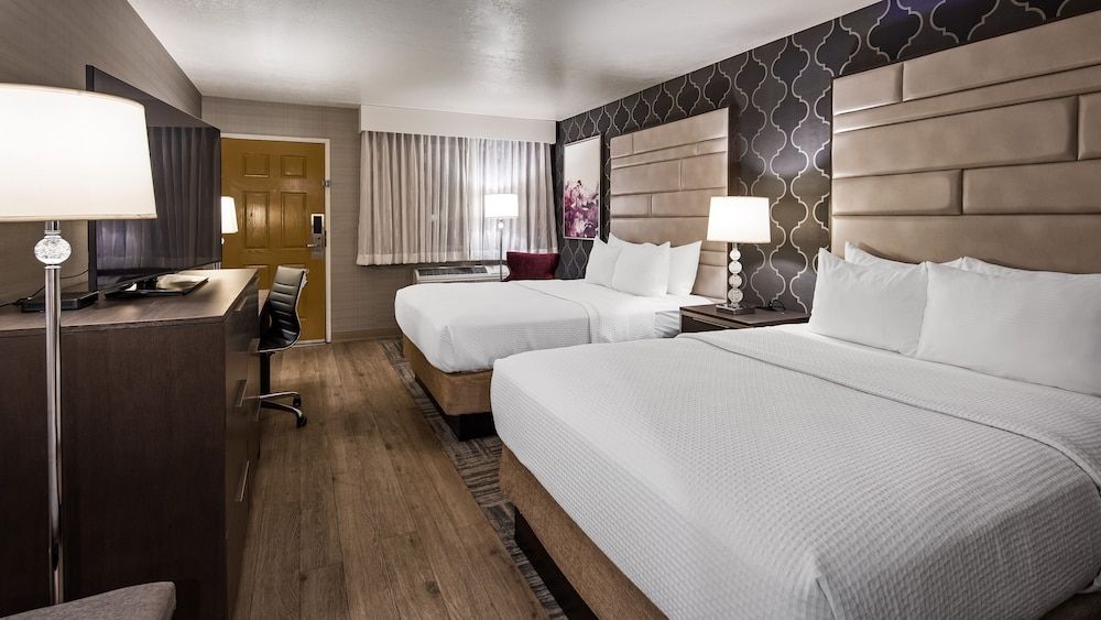 Abbey Inn Standard Two Queen Beds 5