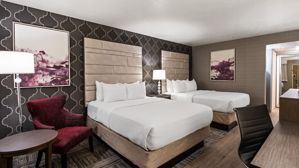 Abbey Inn Standard Two Queen Beds 4