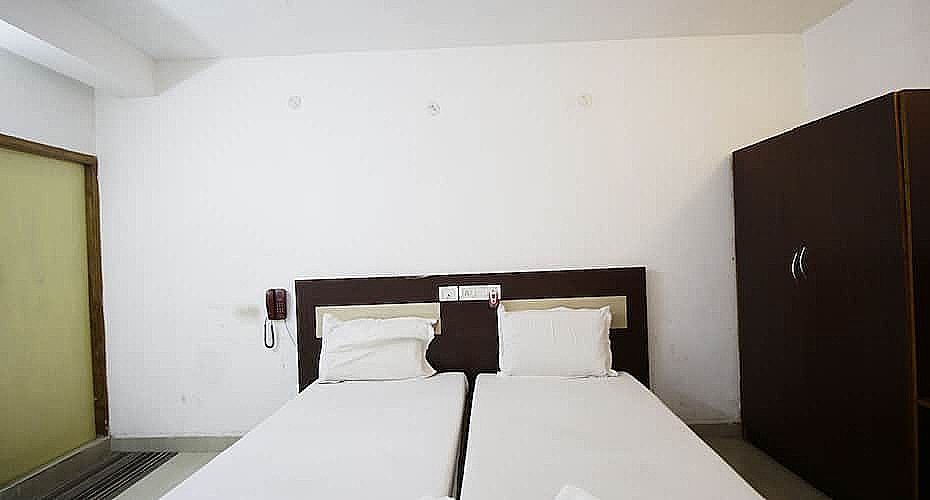 Deluxe Double Bedroom