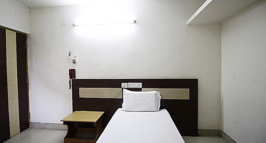 Deluxe Single Bedroom