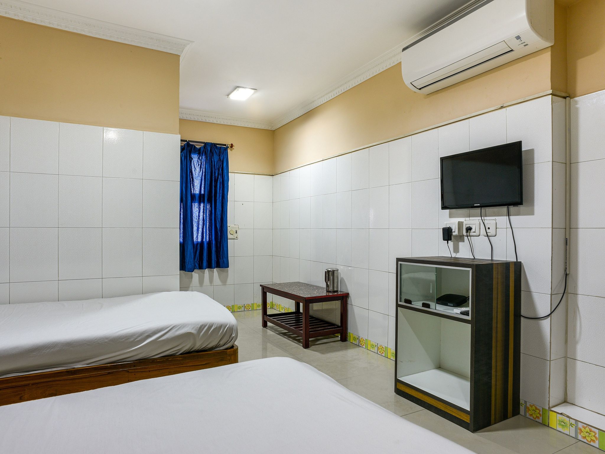 Aasai Guest House Triple Bedded AC Room 3