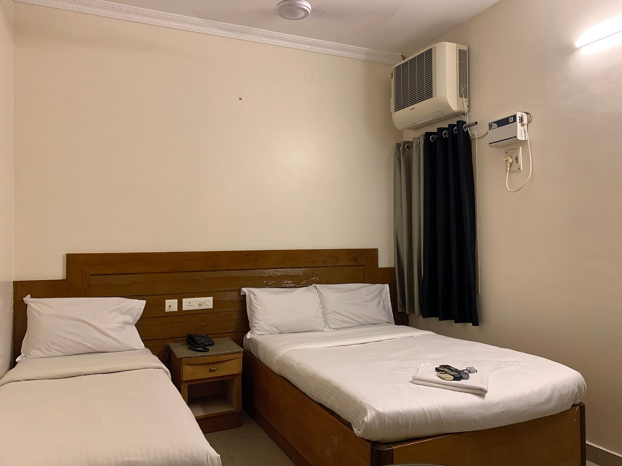 Half Moon Palace Standard Double Room 4