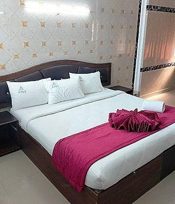 FabExpress Pearl View Residency - Near to Anna tower & Regional Railway Museum Deluxe Room 2