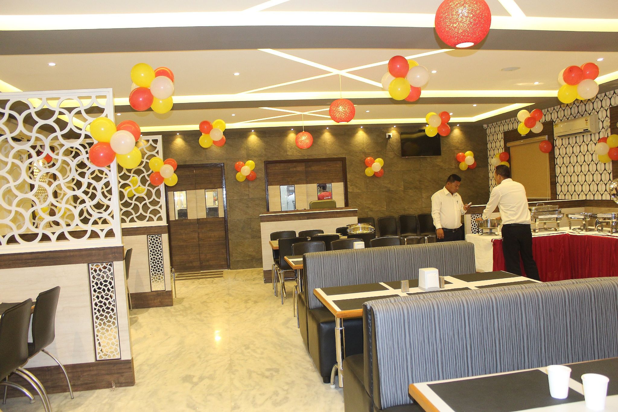 Food & Dining