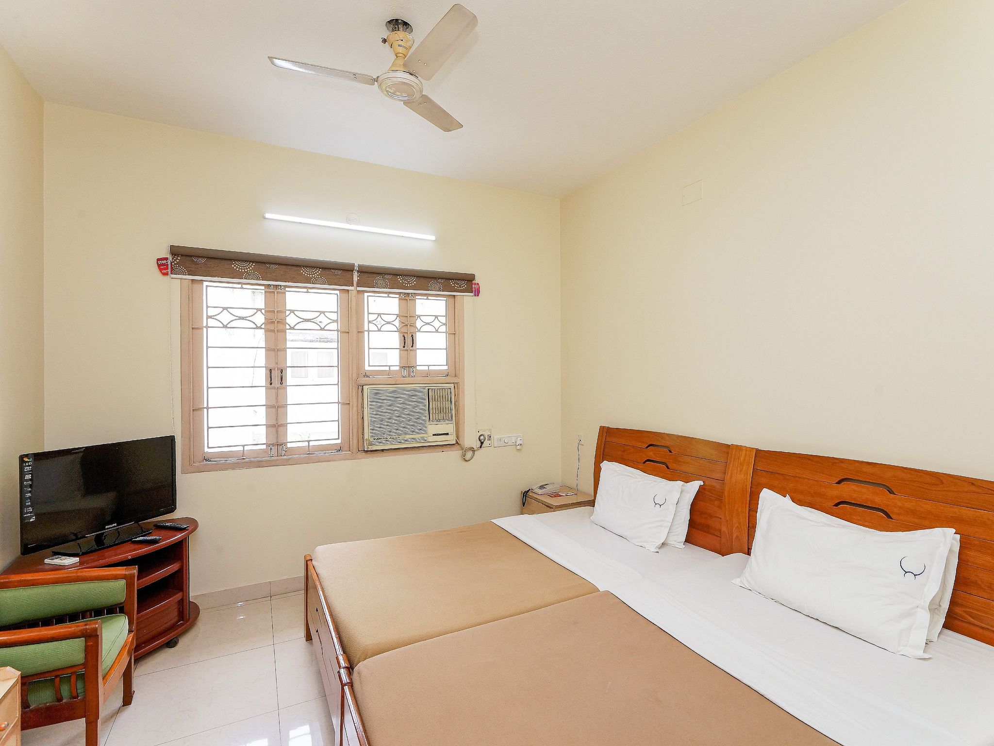 Crescent Homes Deluxe Room 18