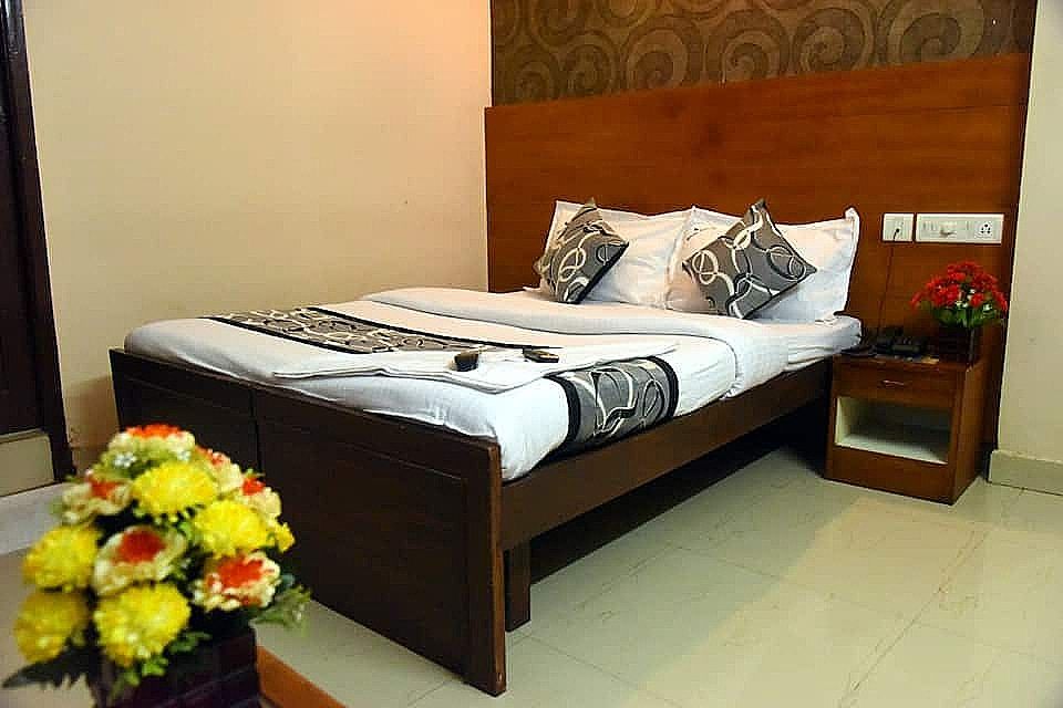 Samudra Residency,Behind Chennai central railway station Family Room A/c - 3 Pax 2