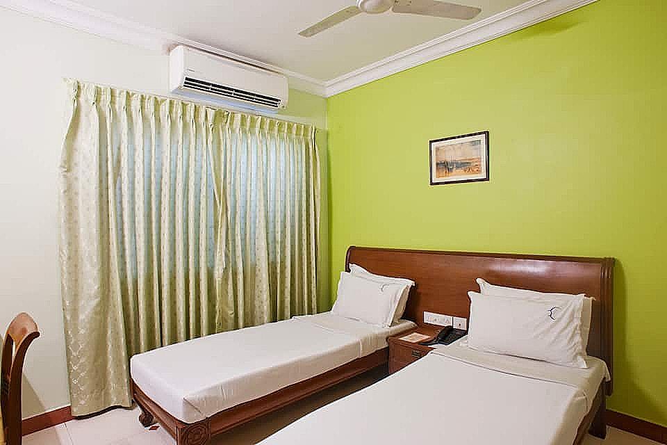 CRESCENT PARK (near US Consulate Chennai) Deluxe Room 2